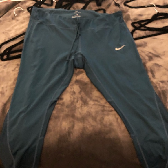 Nike Dry Fit - Picture 1 of 2